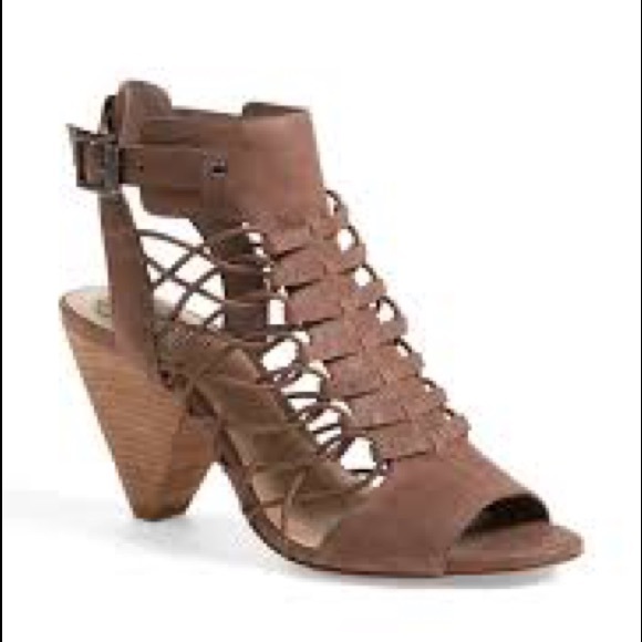 Vince Camuto Shoes - Vince Camuto 'Evel' block heel sandal size 7.5