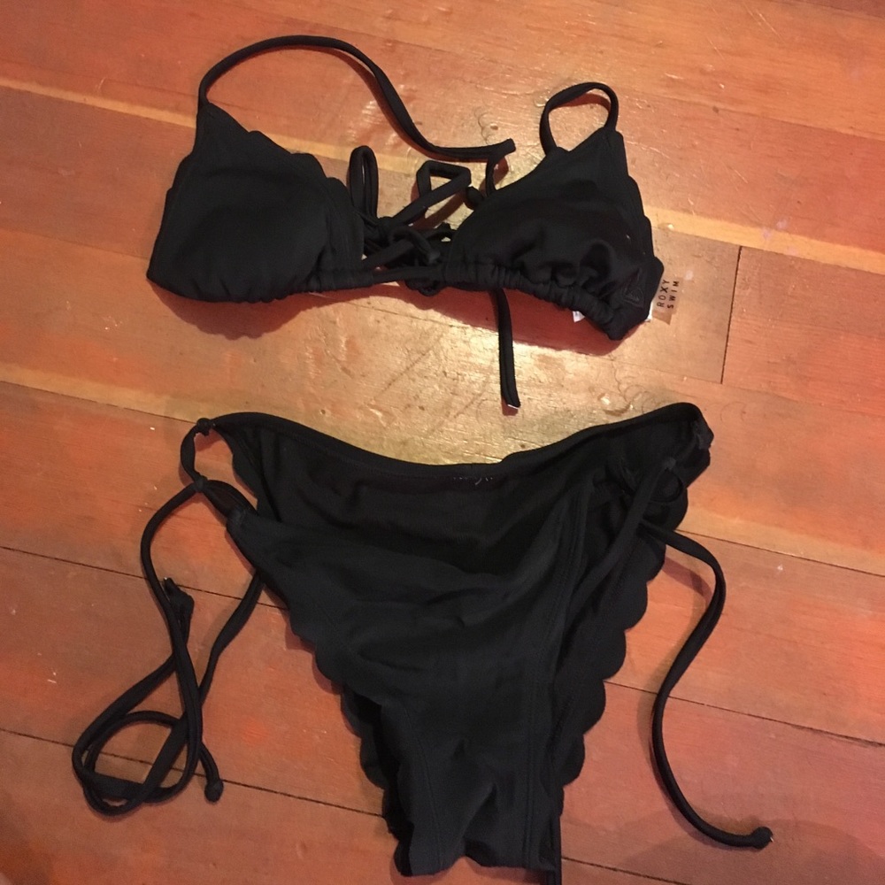 Roxy scalloped bikini