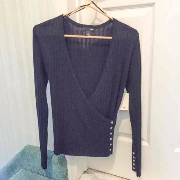 New with tags Black long sleeve top - Picture 2 of 2