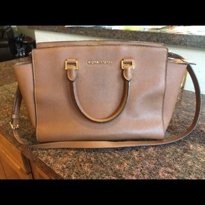 Michael Kors Selma Bag