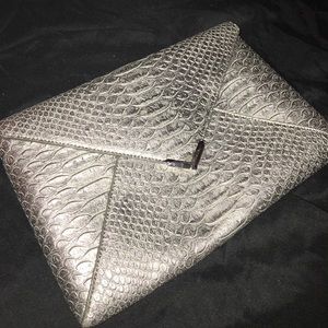 Stella & Dot textured Clutch