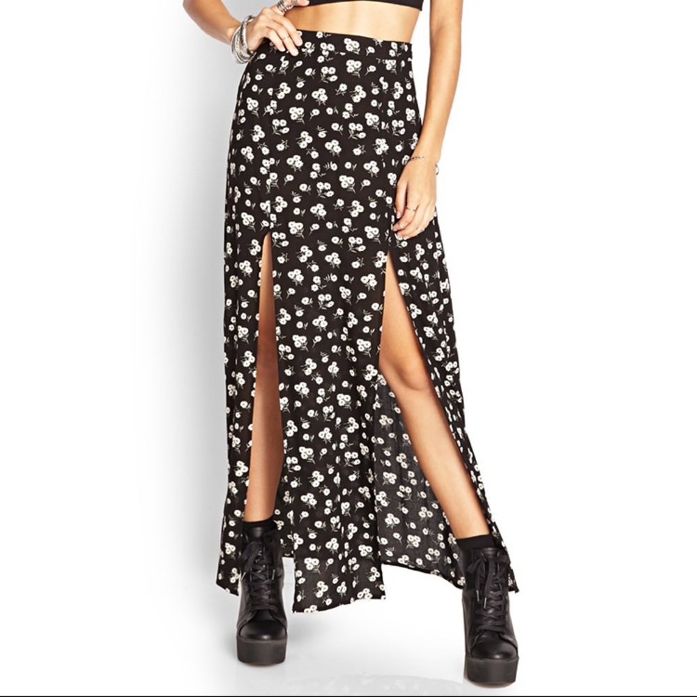 2 FOR $20 Forever 21 Daisy Maxi Skirt 🌼