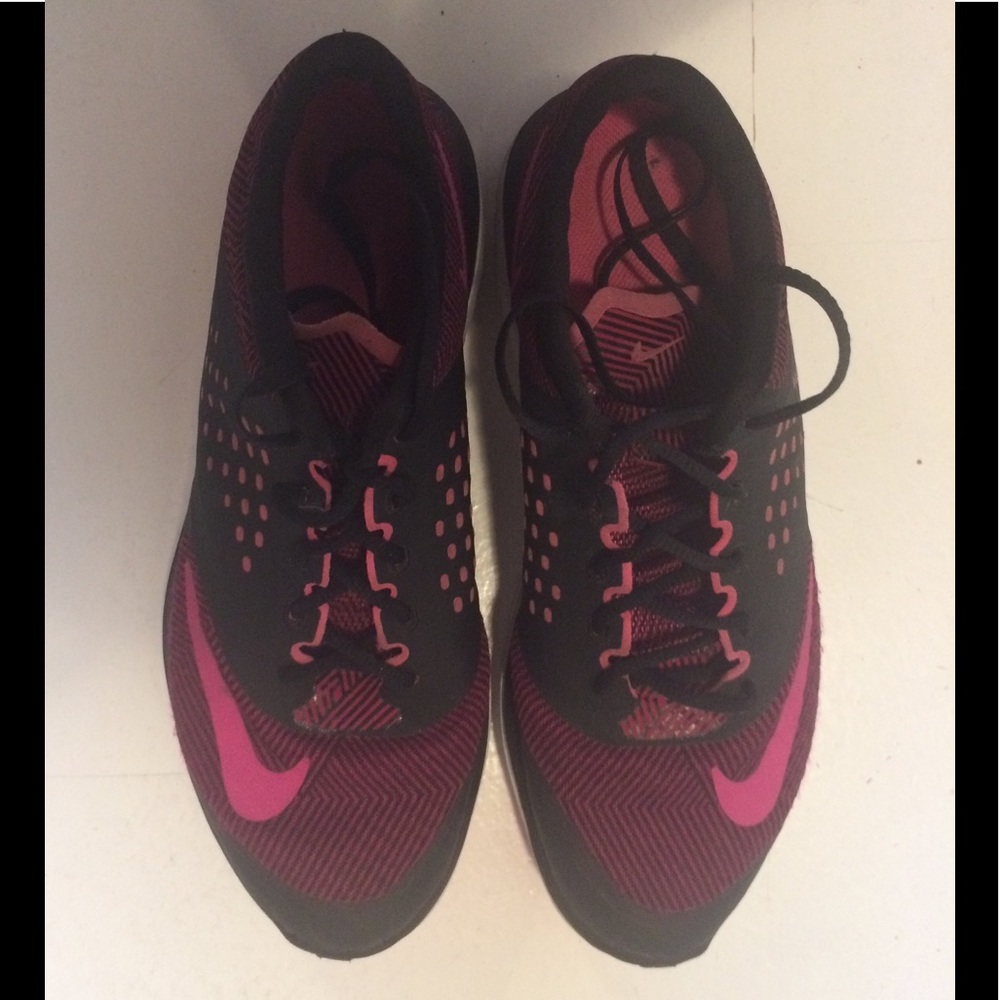 Black & pink Nike running shoes, good condition