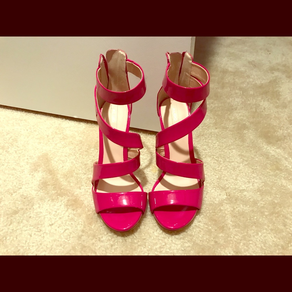 BNIB Aldo Pink Sandals!! Sz 35.