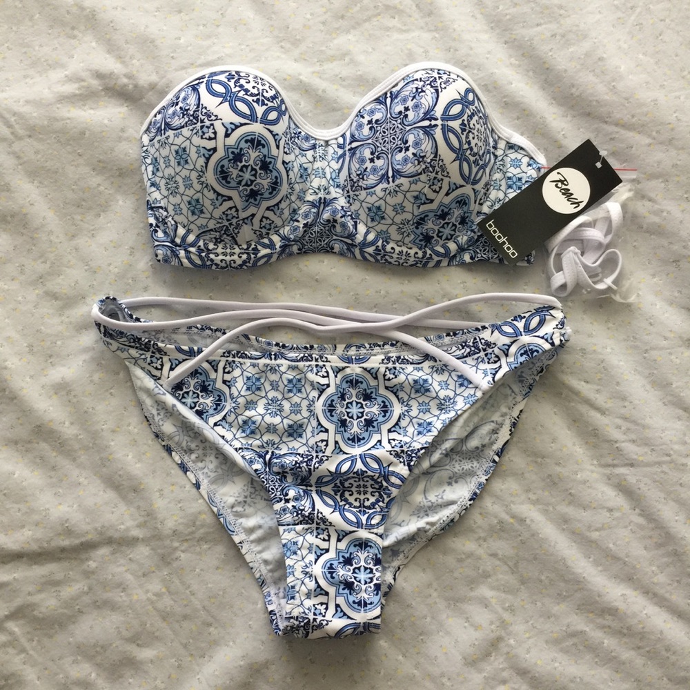NWT Brazilian Tile Bandeau Bikini w/ Strappy Brief