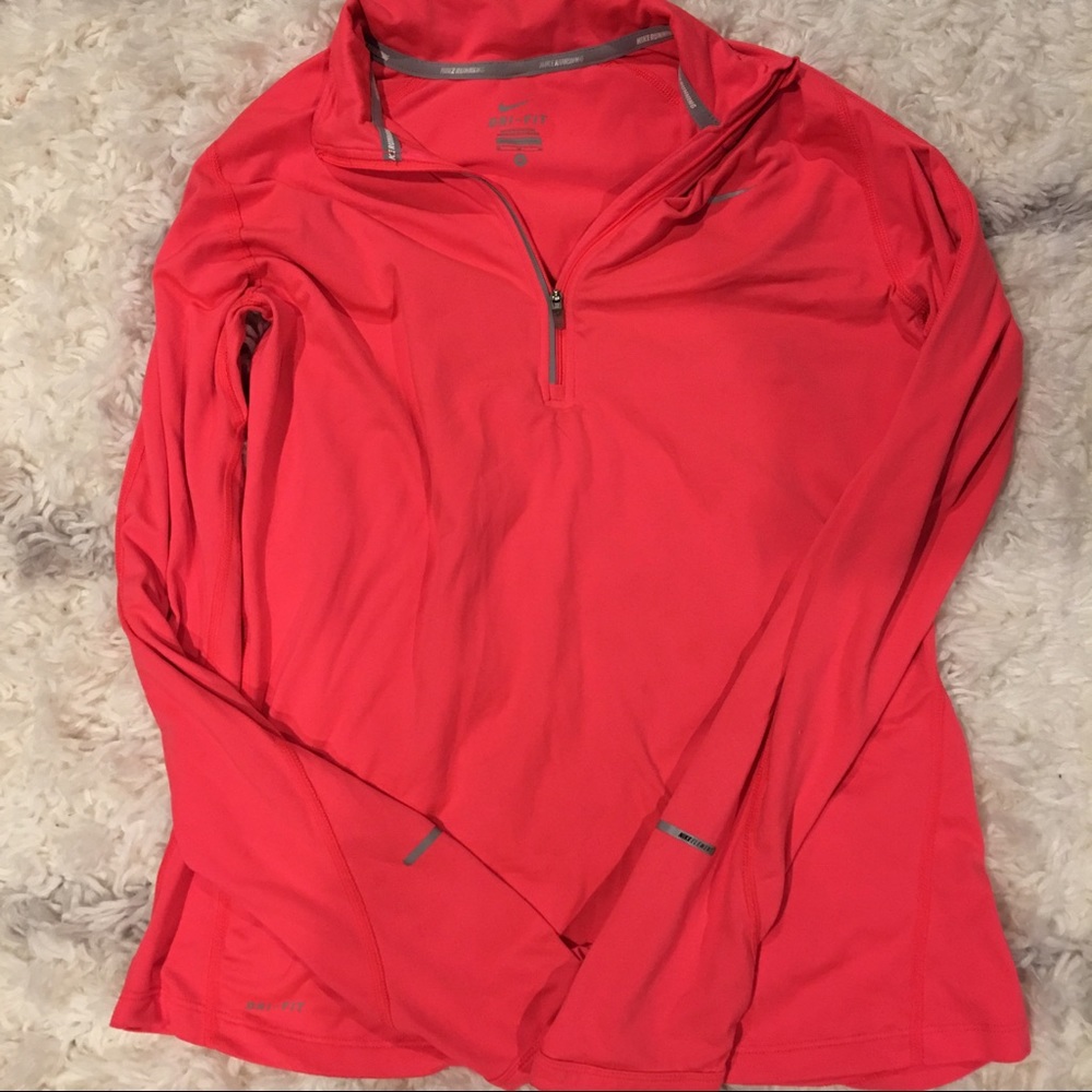 **SOLD** Women's Nike dri-fit pullover