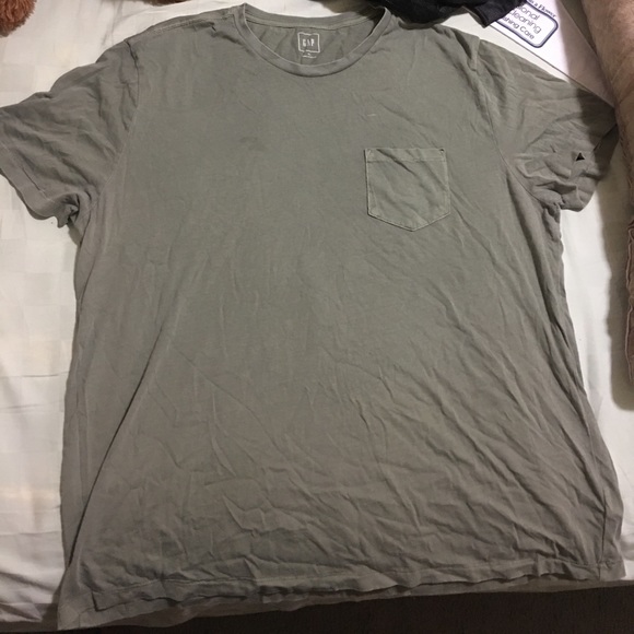 GAP pocket tee - Picture 1 of 3