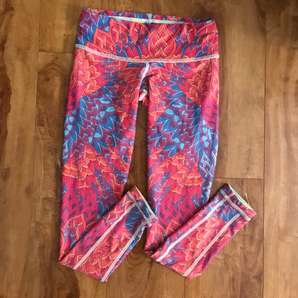 Never worn Nux reversible leggings