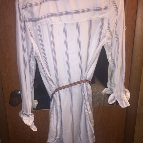 White tunic with blue stripes - Picture 1 of 2