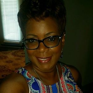 Meet your Posher, Tia