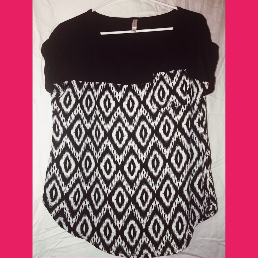 Black and White Blouse with breast pocket