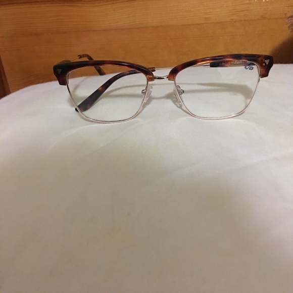 Chilli beans glasses. Come with wipe and case - Picture 1 of 8