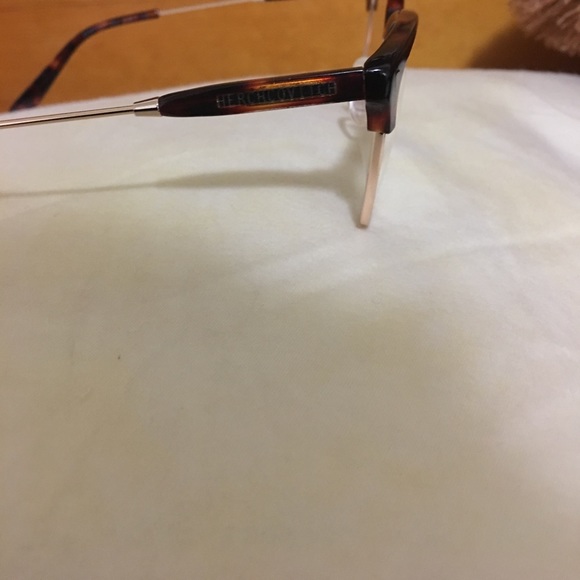 Chilli beans glasses. Come with wipe and case - Picture 3 of 8