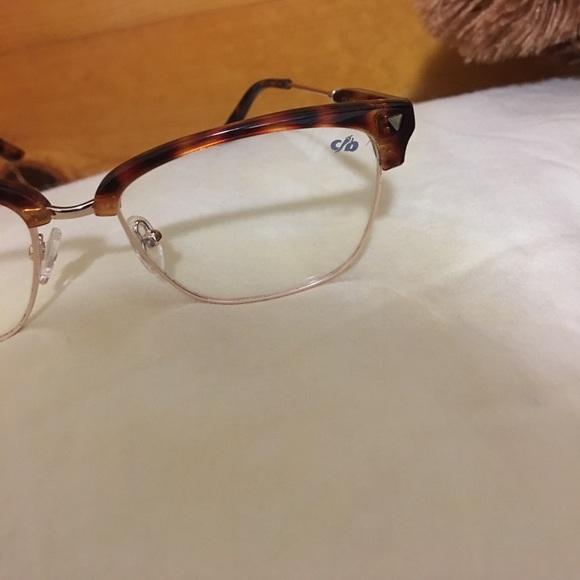 Chilli beans glasses. Come with wipe and case - Picture 4 of 8