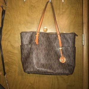 Michael kors purse