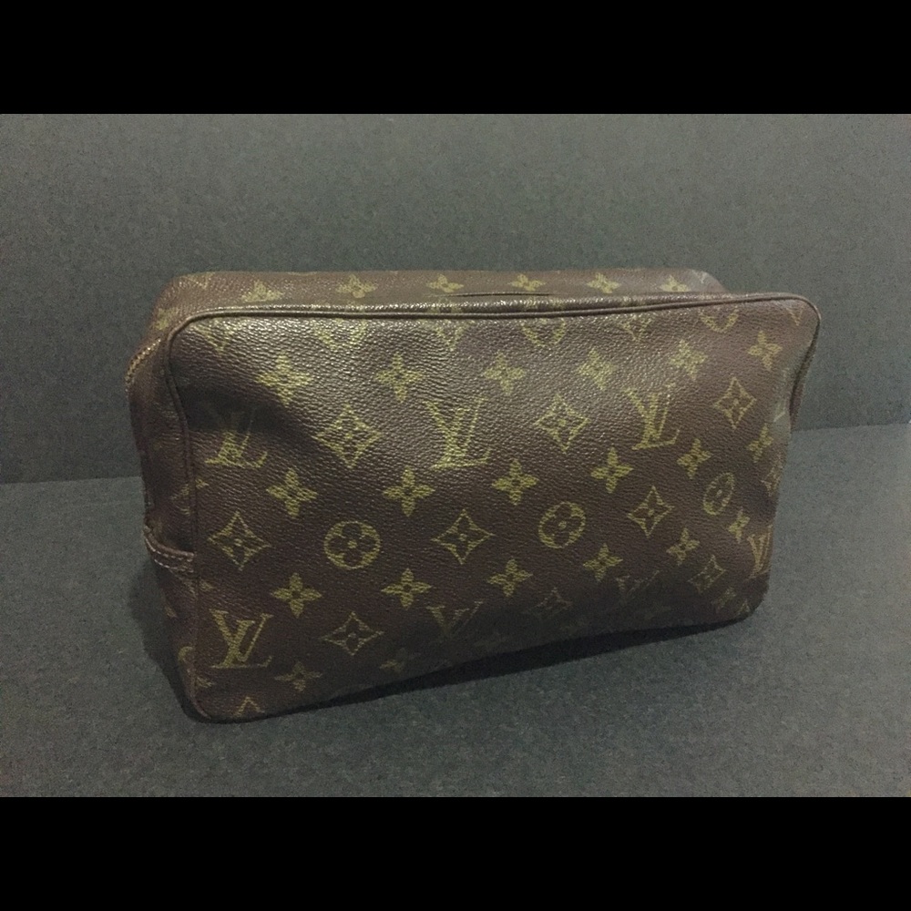 *sold* Authentic Louis vuitton toiletry bag *sold*