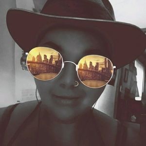 Meet your Posher, Amber