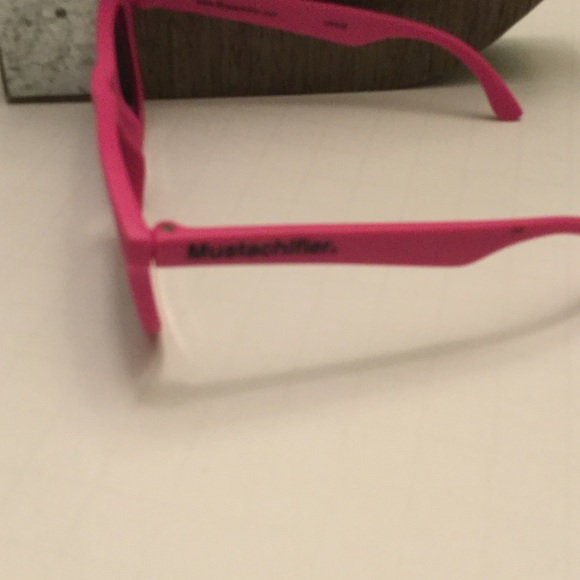 New with tags Mustachifier polarized sunglasses - Picture 3 of 4