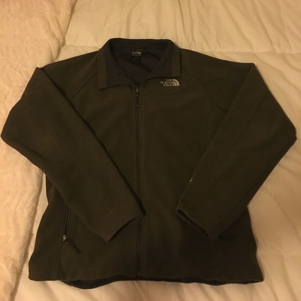MOVING SALE 💋🚚 North Face Full Zip Jacket