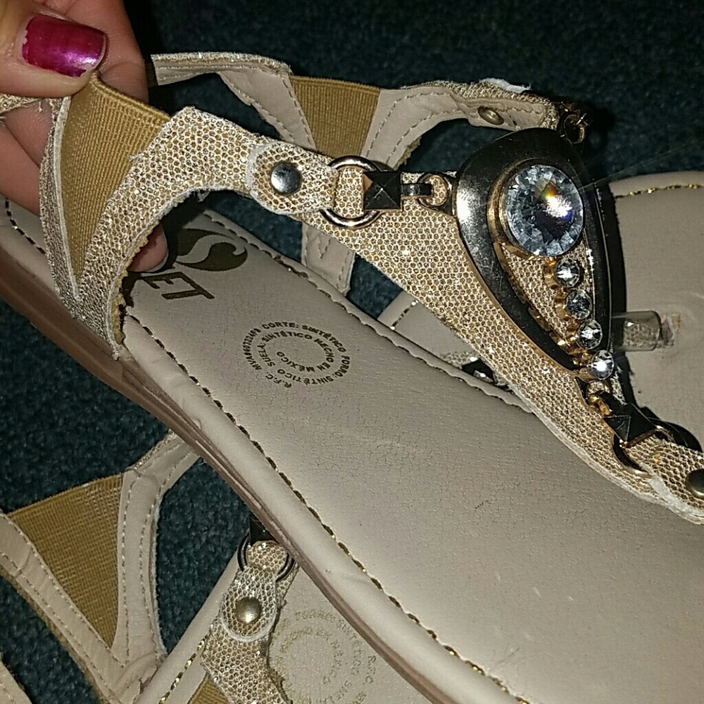 Sandals - Picture 4 of 4