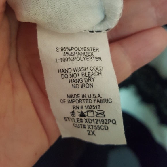 Black and White 3/4 Sleeve Dress - Picture 4 of 4