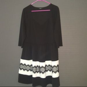 Black and White 3/4 Sleeve Dress