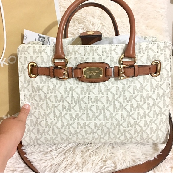 SOLD SOLDNWT ‼️MICHEAL KORS PURSE & WALLET SET ‼️ - Picture 3 of 6