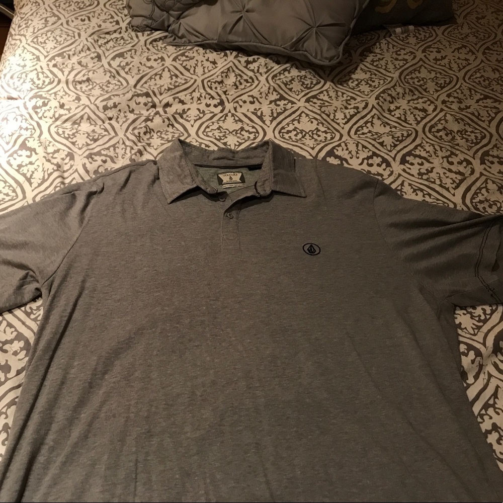 New without tag mens Volcom polo shirt