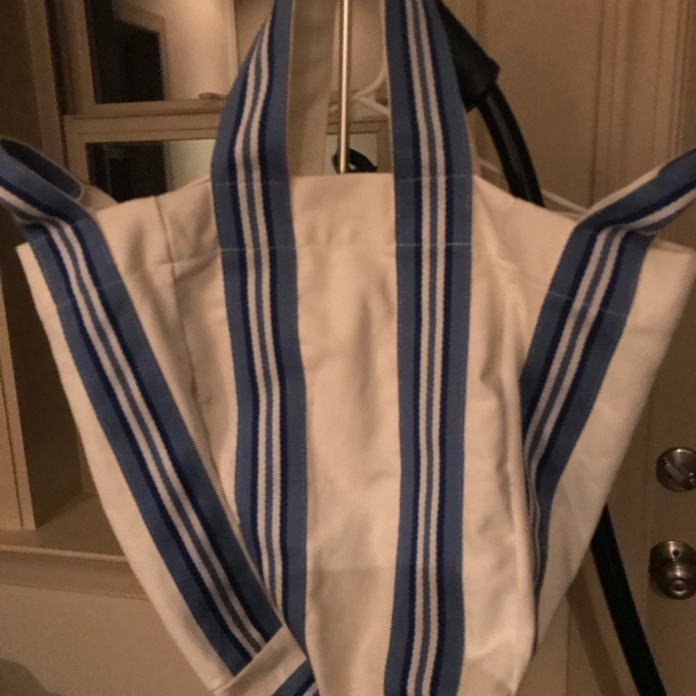 Awesome tommy bahama beach/pool bag. Used once