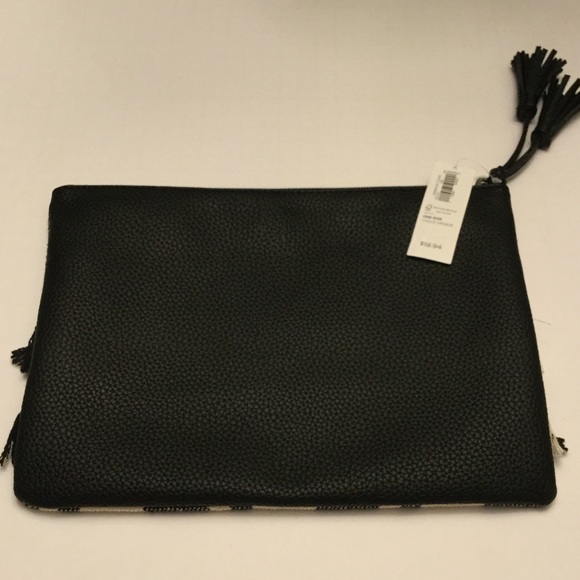 New with tags OLD NAVY Flat pouch with tassels - Picture 3 of 4