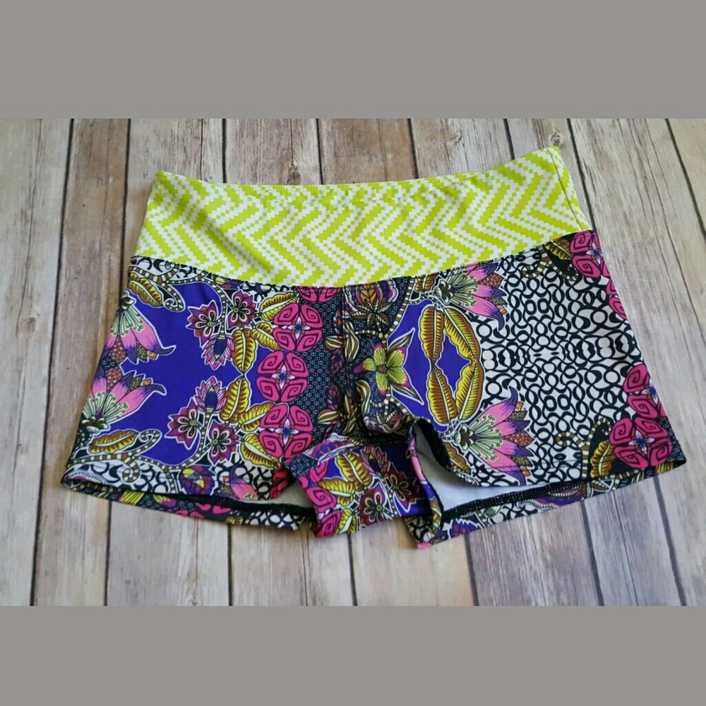 Onzie 'koh Tao' Floral Hot Yoga Shorts S/M