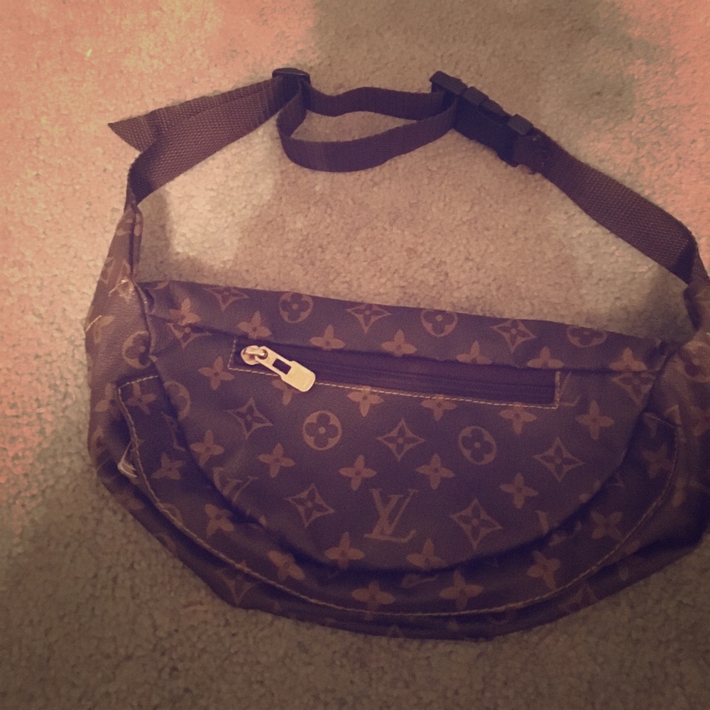 Rare VINTAGE Louis Vuitton waist/fanny pack