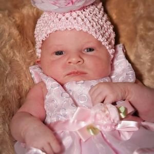 Meet your Posher, Troy