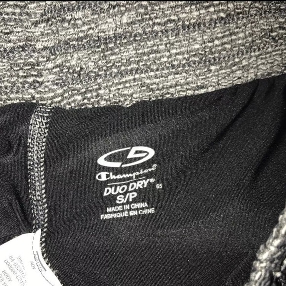 Running shorts - Picture 2 of 3