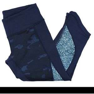 🍋 Lululemon Blue Camo Crops