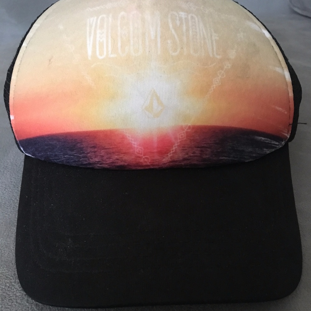 Volcom Stone Snap Back Mesh Hat- Small