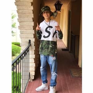 Meet your Posher, Adam