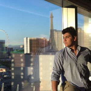 Meet your Posher, Farzam