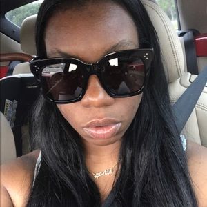 Meet your Posher, Roniese