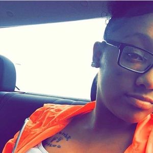 Meet your Posher, Malika