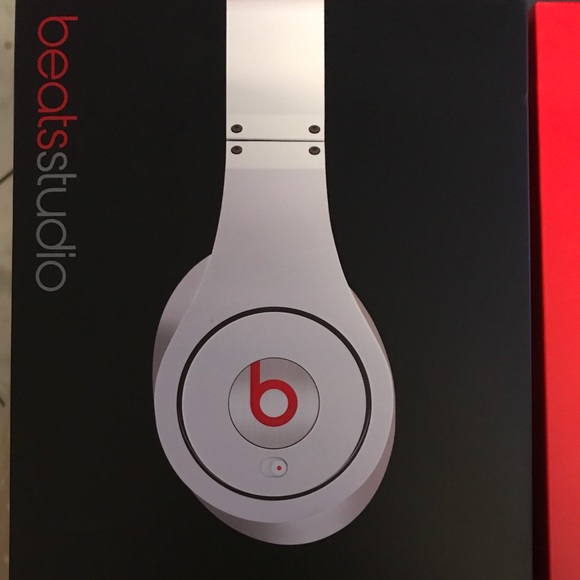 Beats by Dre studio headphones White 🎧 - Picture 2 of 8