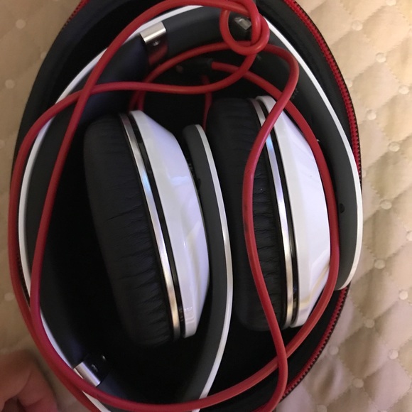 Beats by Dre studio headphones White 🎧 - Picture 5 of 8