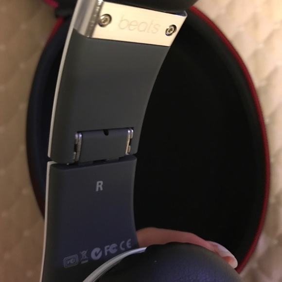 Beats by Dre studio headphones White 🎧 - Picture 7 of 8