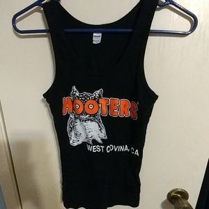 Hooters shirt NWOT