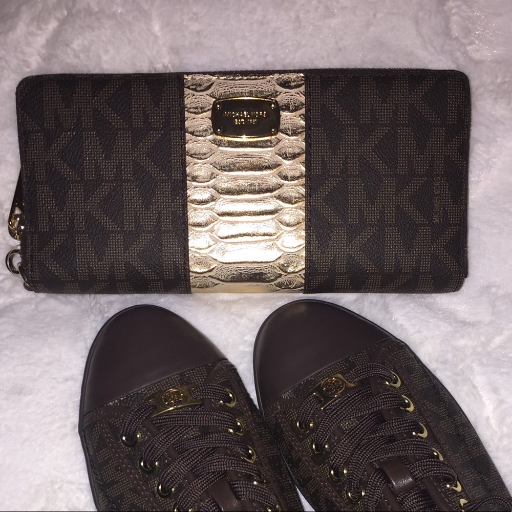 Michael Kors Continental wallet