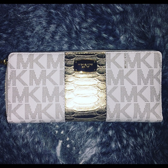 Michael Kors Continental Wallet