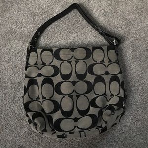 Medium sized Coach shoulder bag