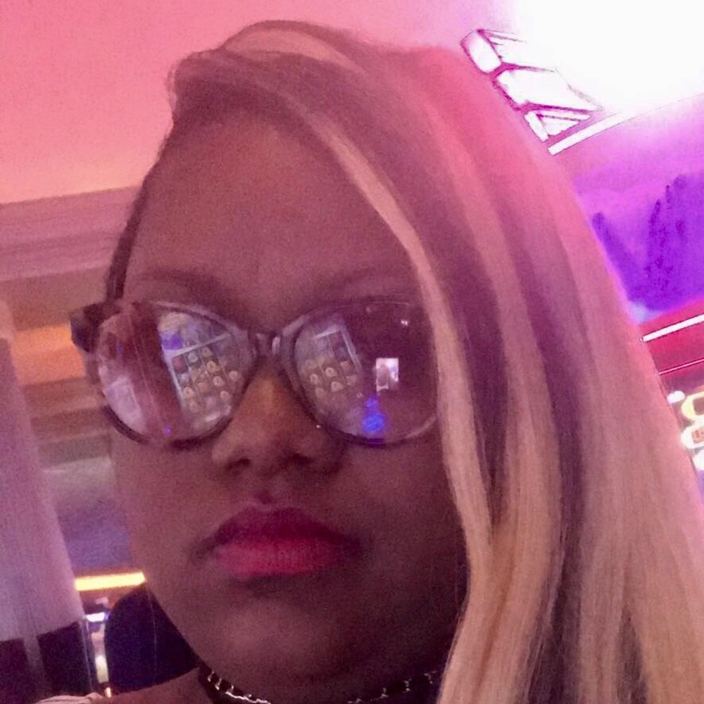 Meet your Posher, Whitney