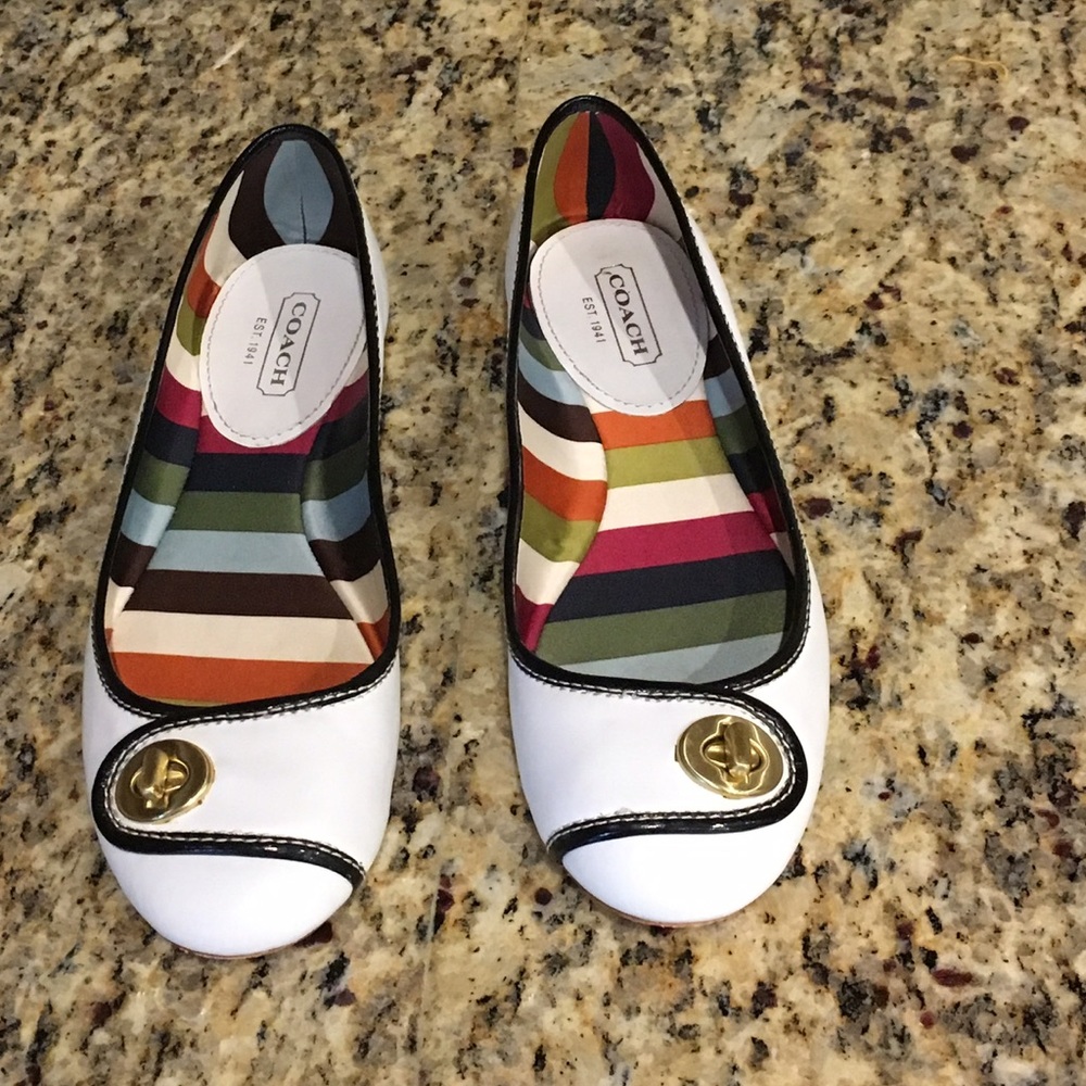 COACH Flats Size 8, Noel White Shoes Black Trim