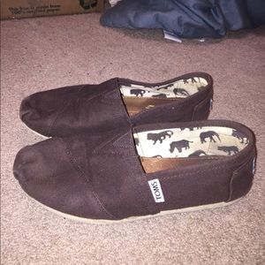 Toms